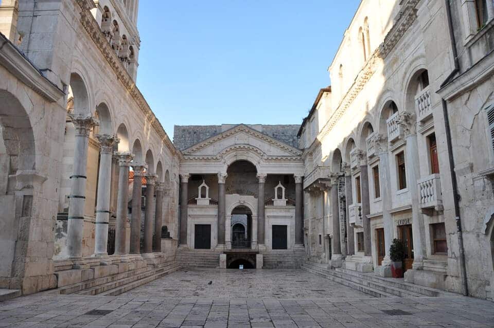 dubrovnik airport to split transfer ()
